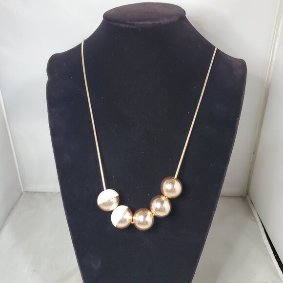 Vetta 5 bead gold chain necklace - Picture 1 of 5